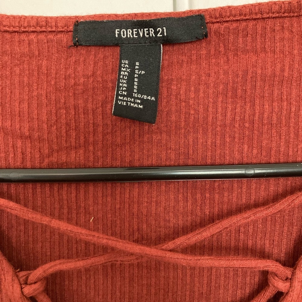 Forever 21 Woman's Long Sleeve- EUC - Picture 4 of 4